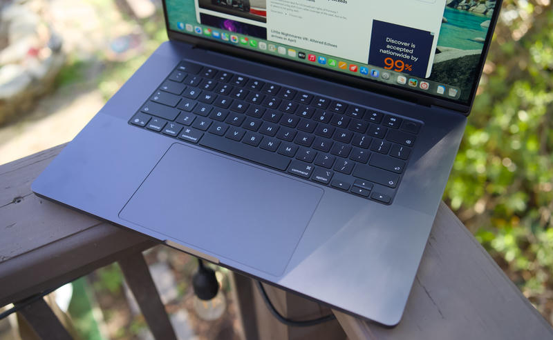 MacBook Pro 16 M5 Max - Tanıtım